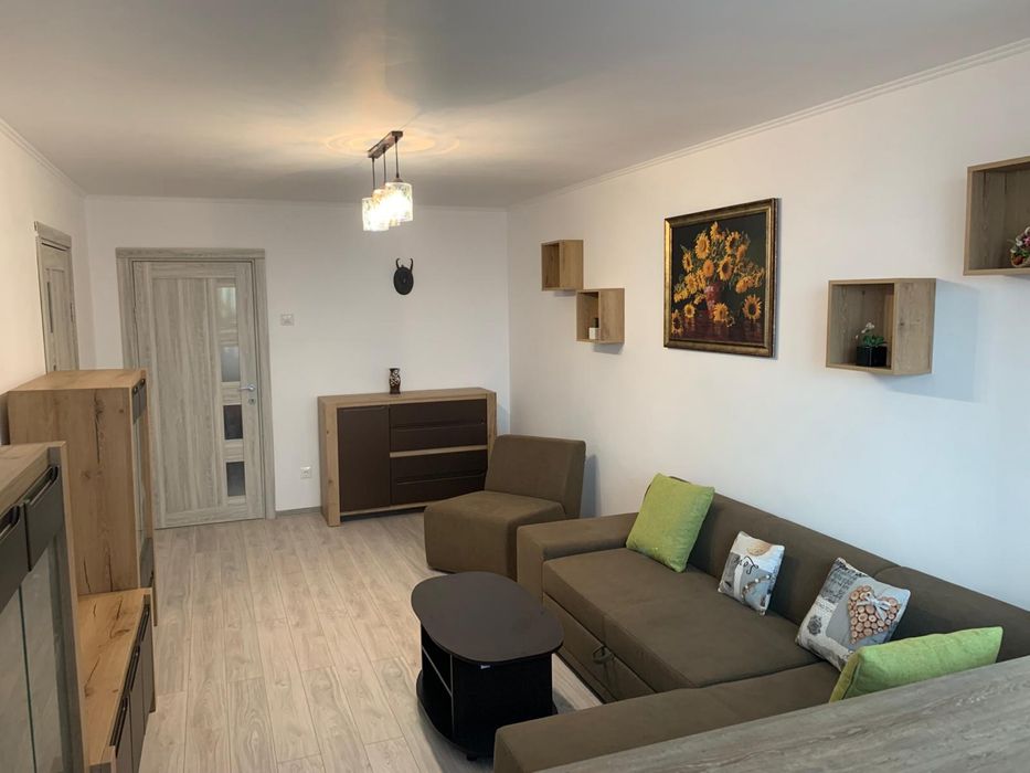Inchiriez apartament
