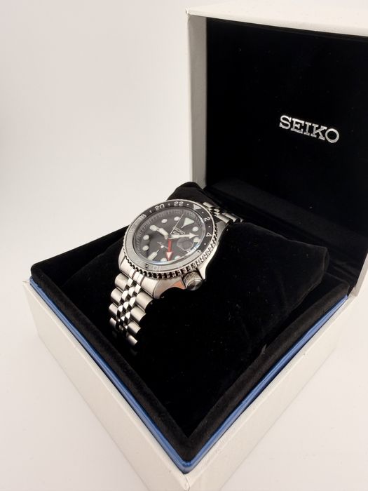 Ceas Seiko 5 Sports Black Grape GMT SKX SSK001K1 NOU
