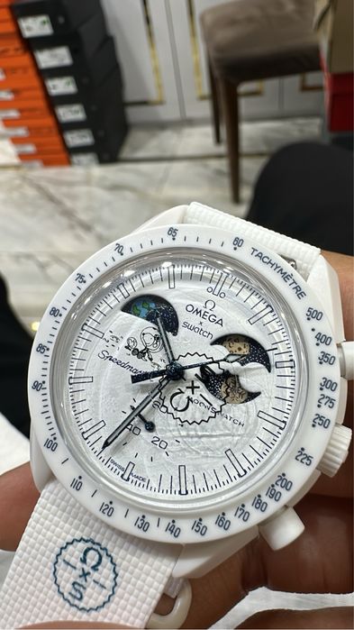 Omega x swatch snoopy
