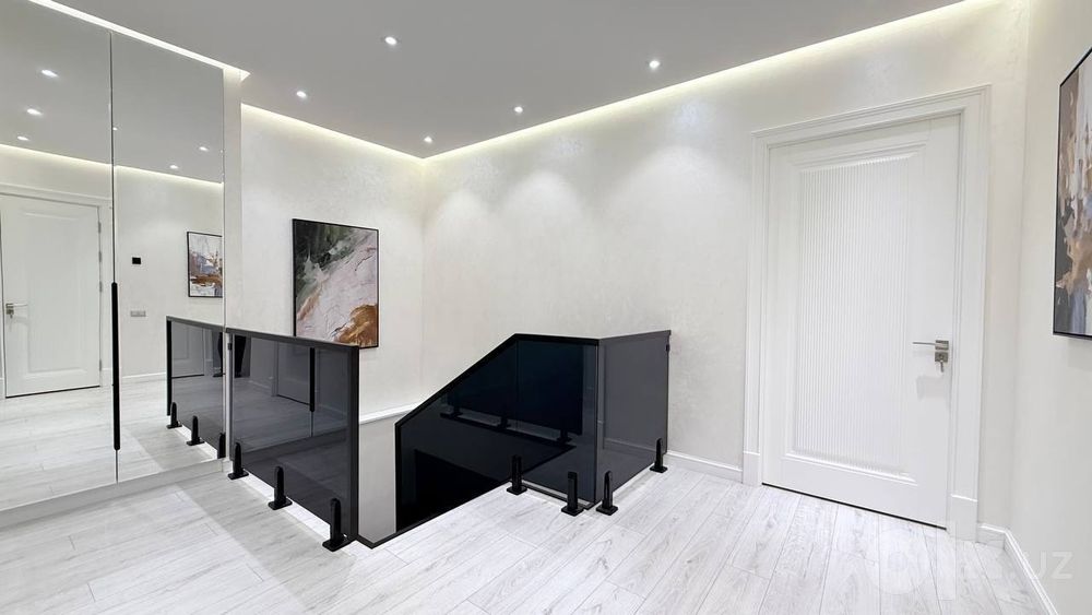 Продается 5ти ком квартира студия, ЖК Baurum, ор-р: Корасарой, 161м²