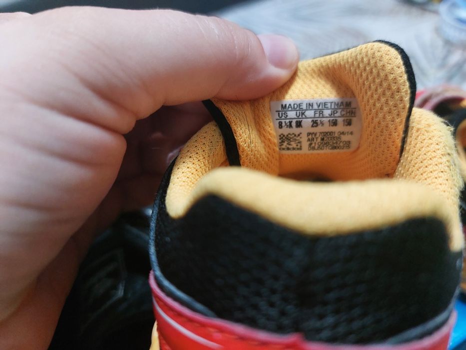 Два чифта маратонки  за 30лв.