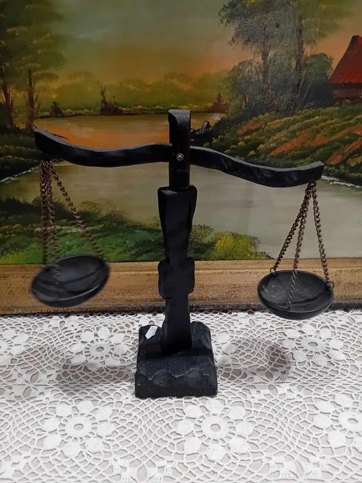 Етажерка,бижутерка,табуретка