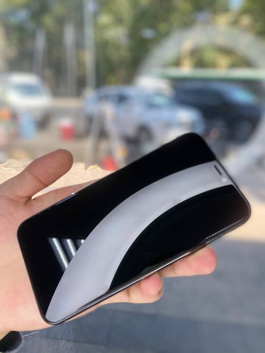 iPhone 11 Pro        .