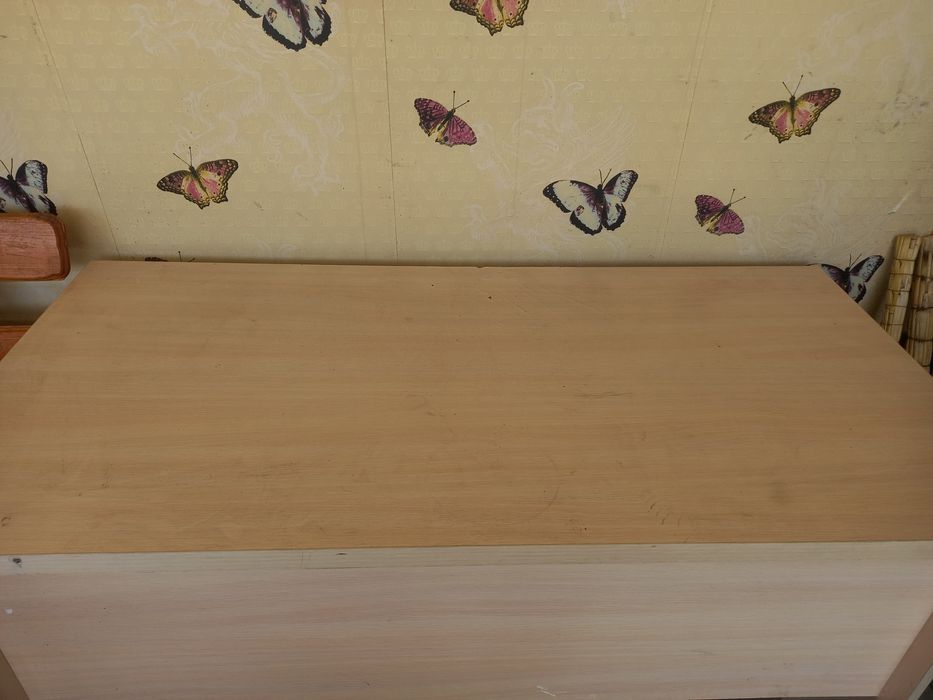 Продам стол универсальный