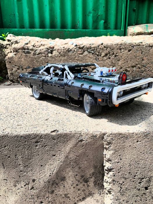 Машина чёрного цвета