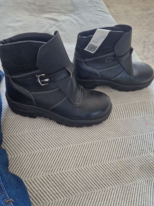 Спец  одежда  продам