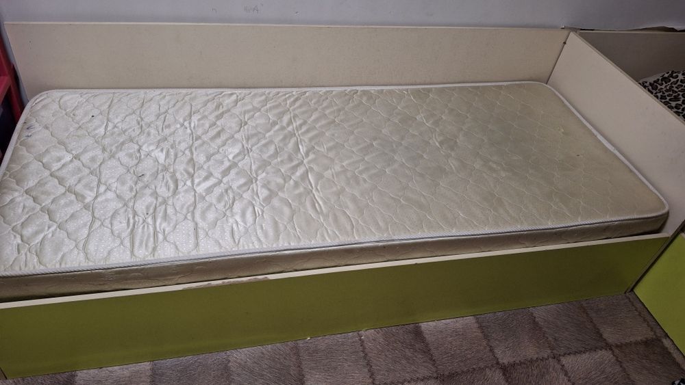 Продаю кровать б/у