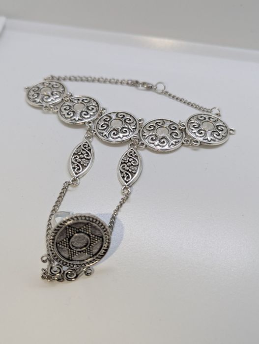 Национальные украшения