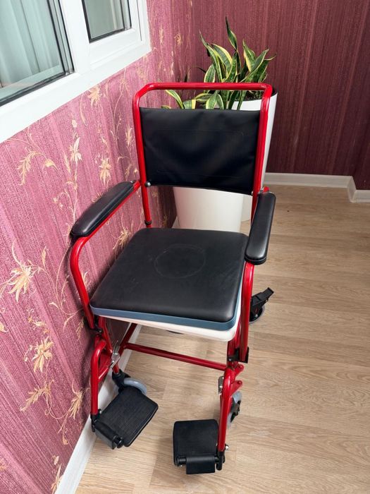 Продает кресло-каталка
