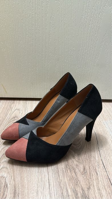 Дамски елегантни обувки 36 и 37 номер