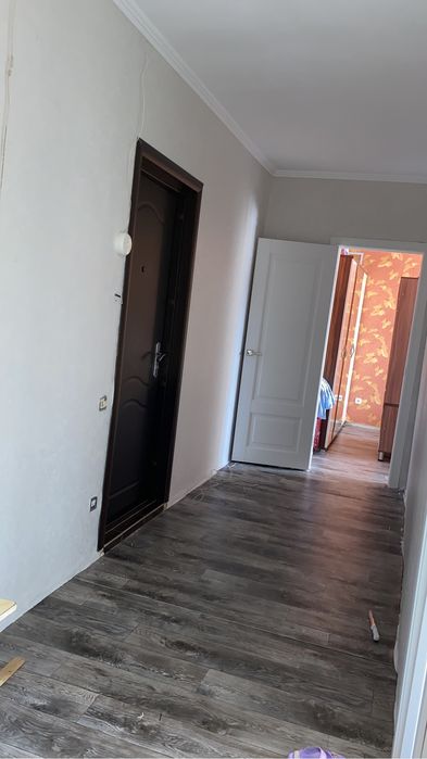 Клею обои недорого