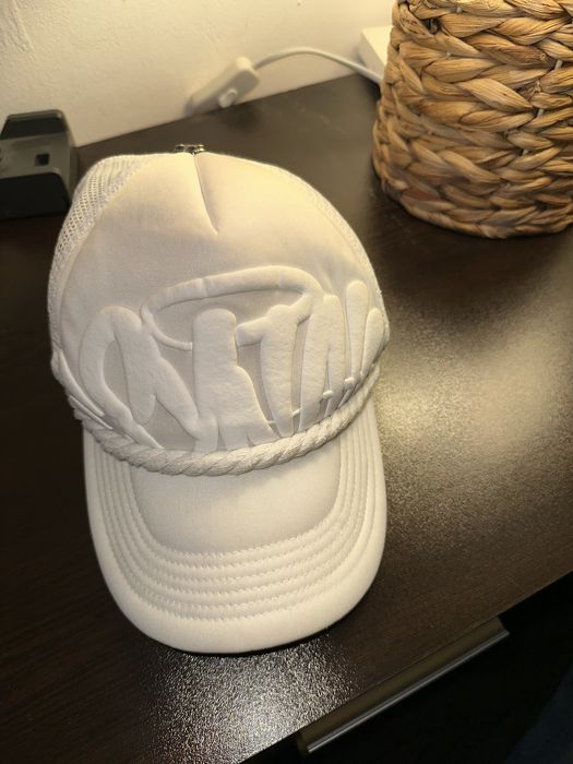 Шапка Syna с козерка