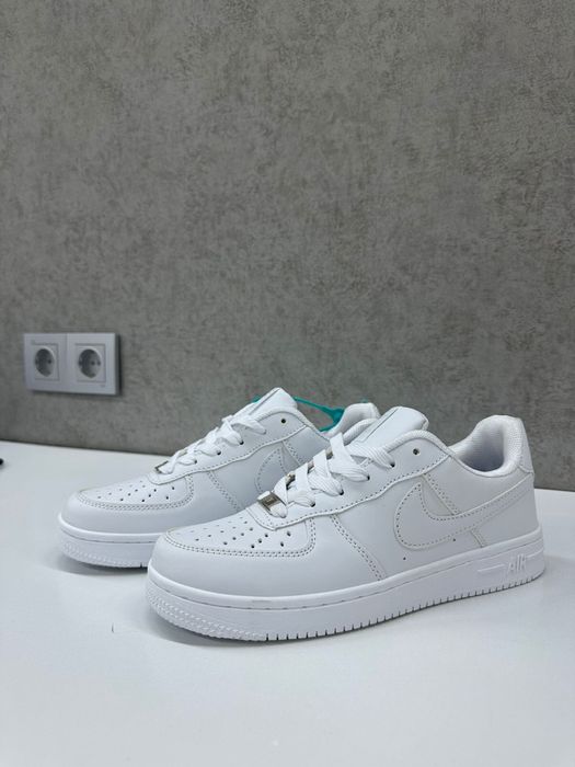 Кроссовки по 5500тг