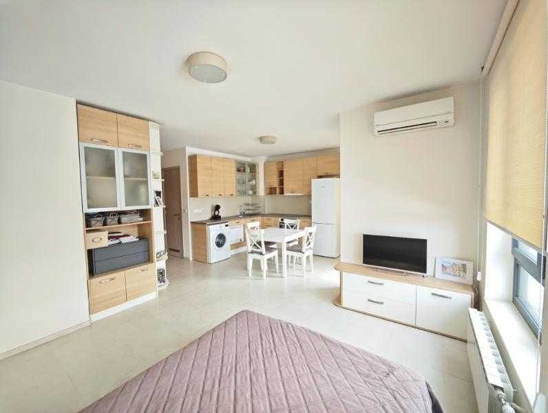 Дава се под наем Едностаен апартамент в София, Център - 47 кв.м за 568.14 € - Снимка #2