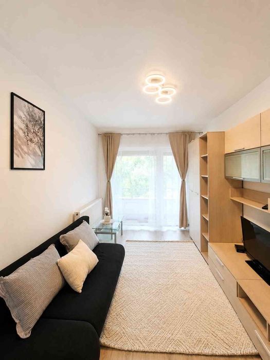 Închiriez apartament