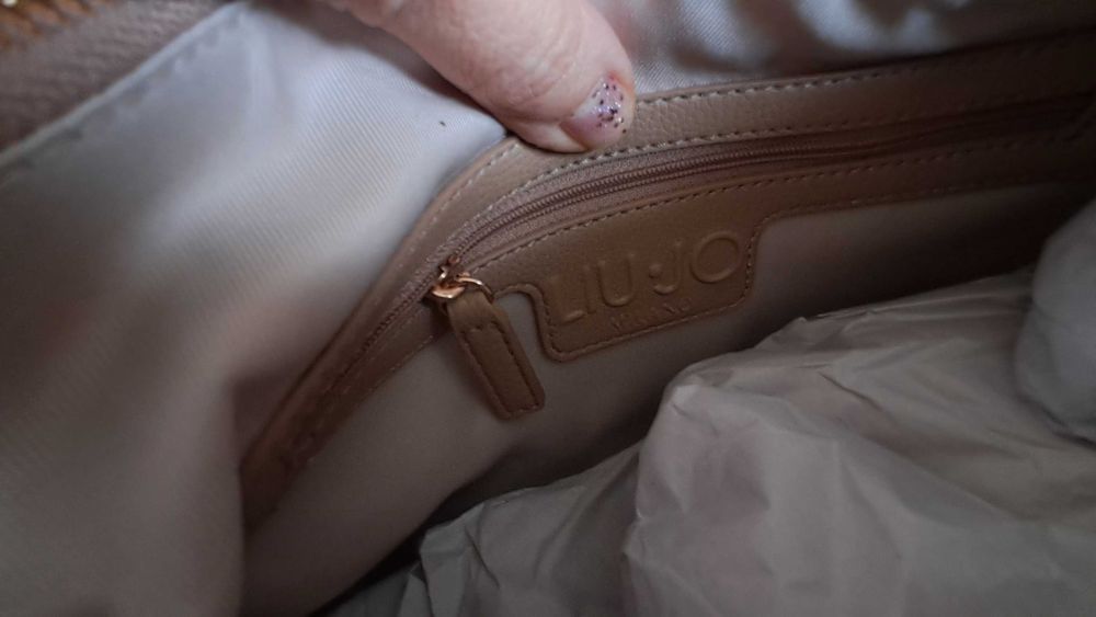 ЧИСТО Нова !!  Liu JO