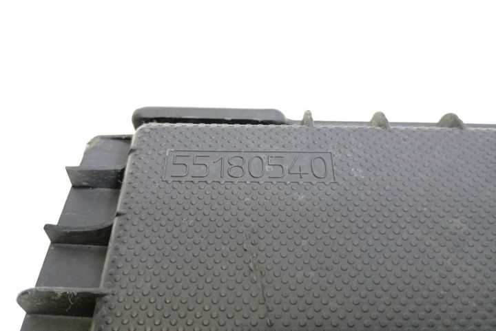 Carcasa  filtru aer cu doua prinderi rupte 55180540 Fiat Doblo prima