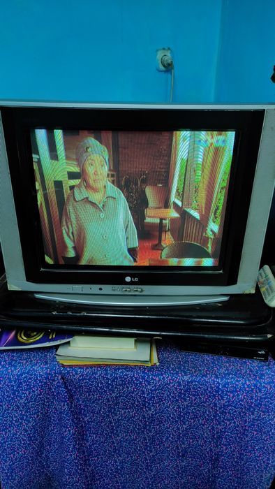 Телевизор lg цветной