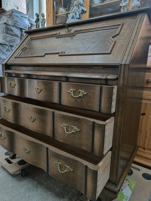 Дъбово писалище с месингови дръжки