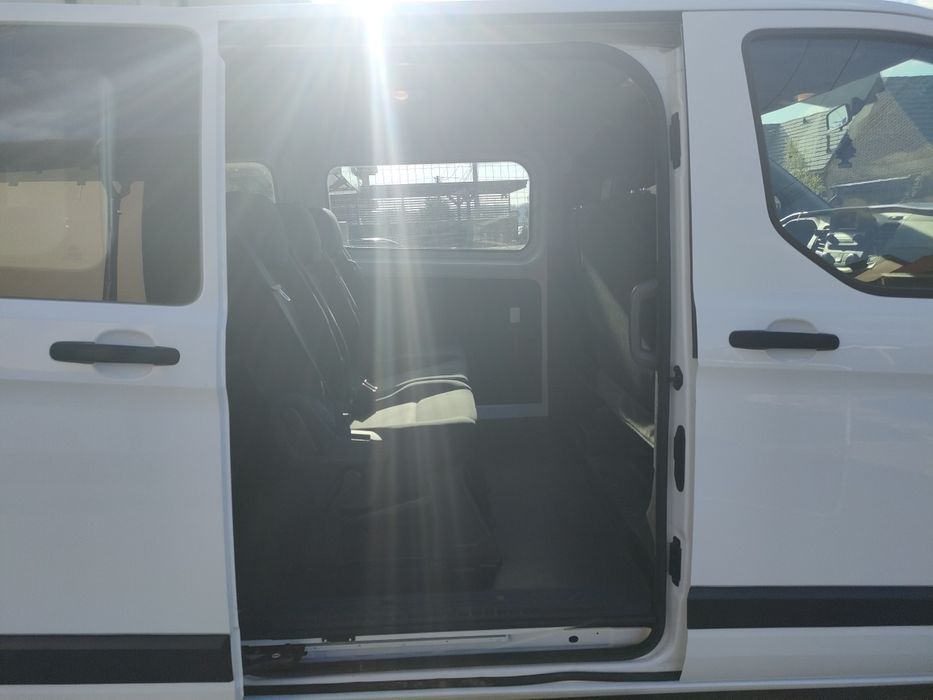 Închiriez microbuz 8+1 locuri