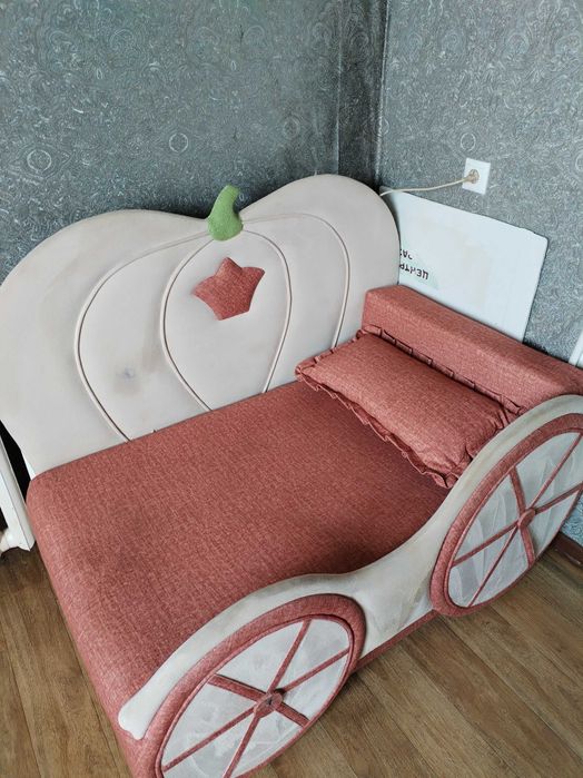 Продам детскую кровать для девочки