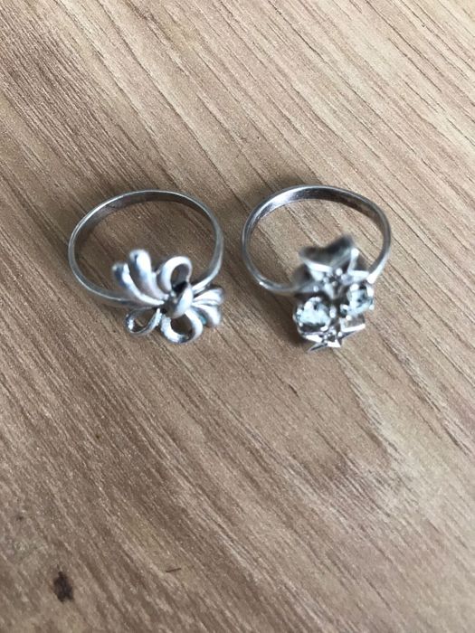 Vând bijuterii din argint