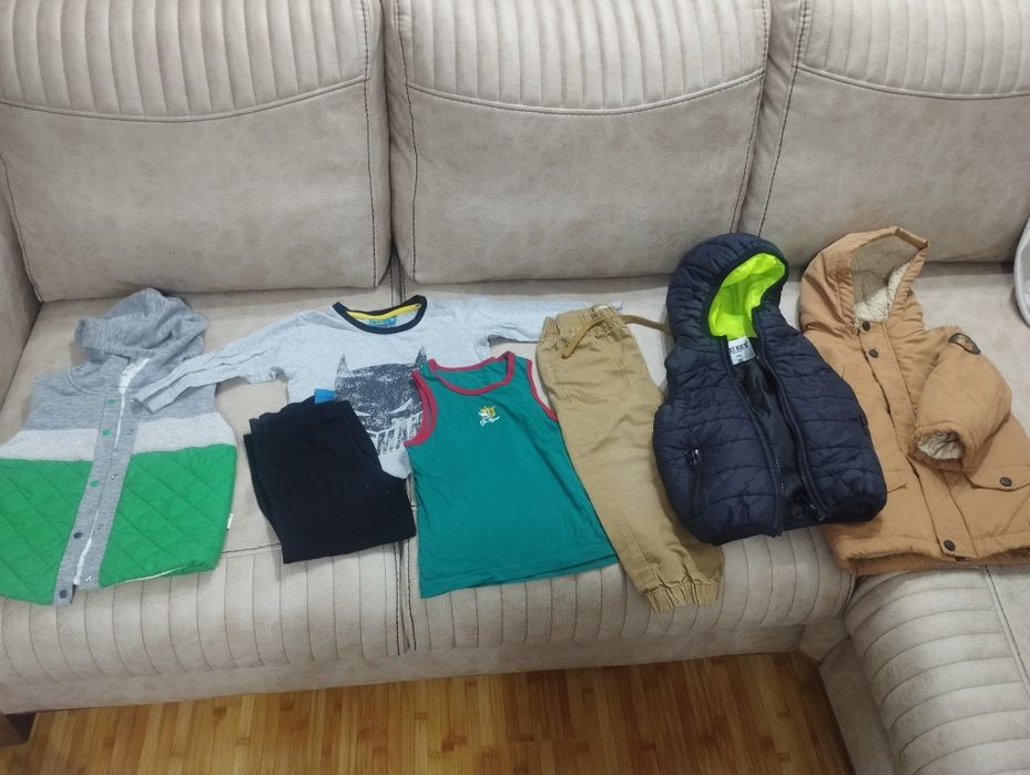 Голям лот детски дрехи
