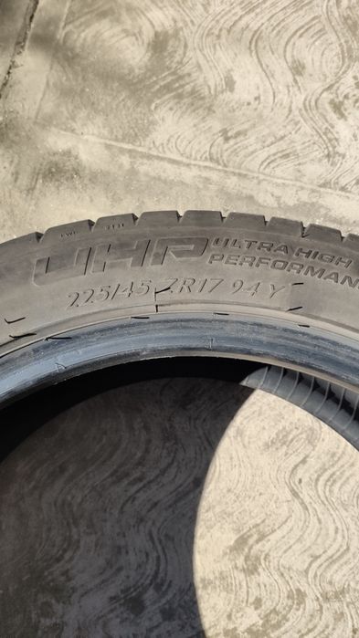 Vând jante de tablă pe 16 ,cauciucuri vara pe 17.