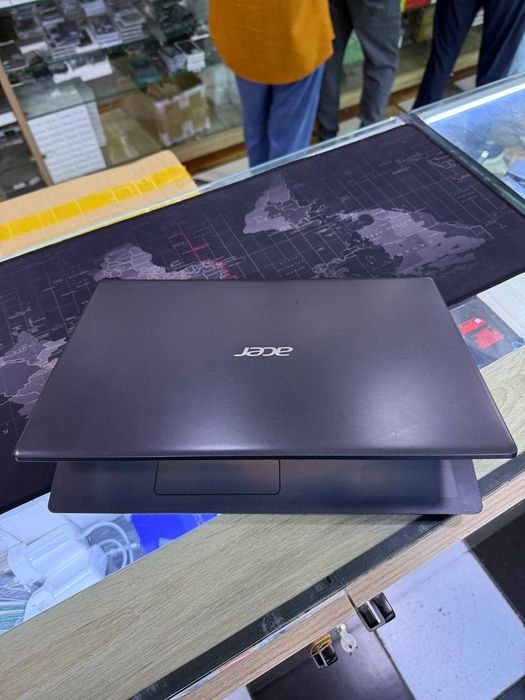 ACER I5 10th 8gb 120+1tb vga 2gb