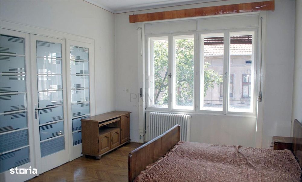Balcescu - 4 Camere - Etaj 1 - Spatios - 2 Bai - Debara - Terasa - Ist