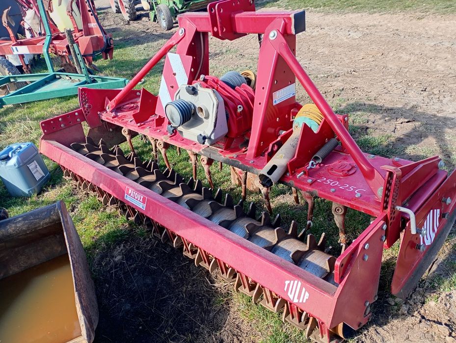 Semănătoare freză grapă rotativa 2.5 M tăvălug Paker