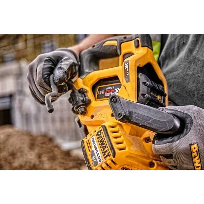 Циркуляр акумулаторен ръчен DEWALT DCS577N FLEXVOLT, 54V