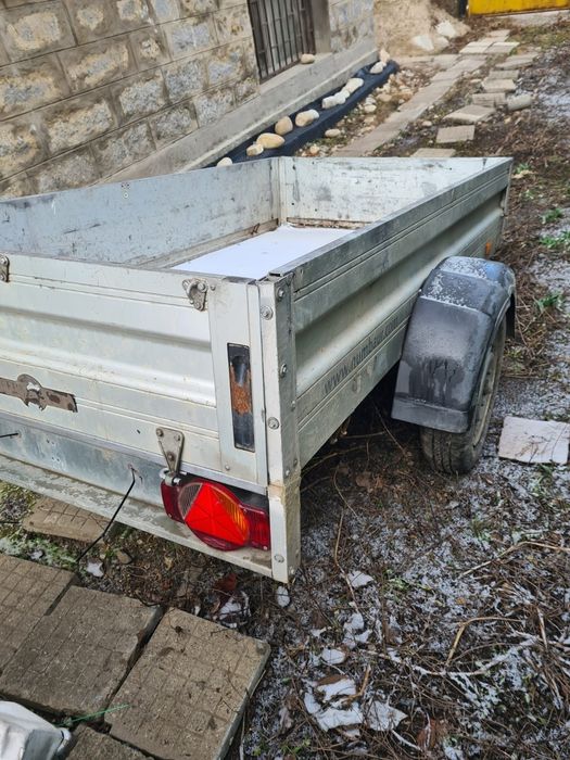 Ремарке за автомобил Humbaur