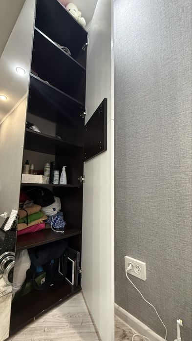 Продам 3дверный шкаф