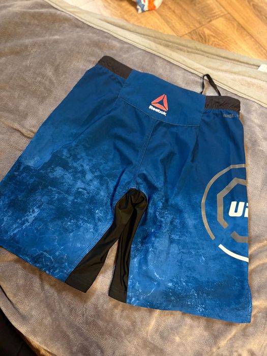 Продам новые шорты Ufc