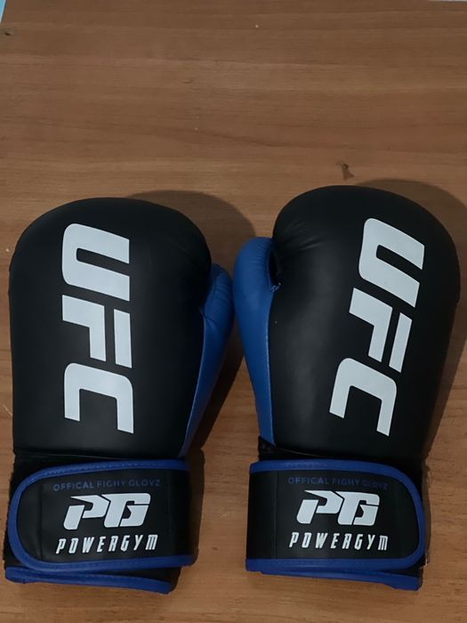 UFC perchatka va ROOMAIF shlem sotiladi