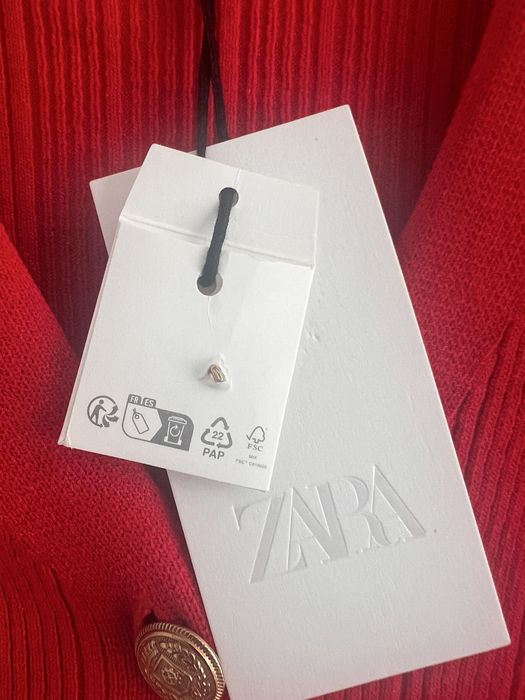 Zara жилетка нова