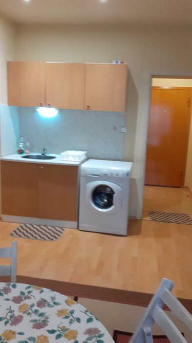 Давам под наем  едностаен апартамент до ХЕИ за 265евро за студенти