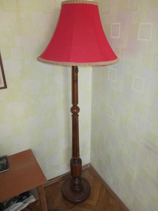 Високи и масивни лампиони