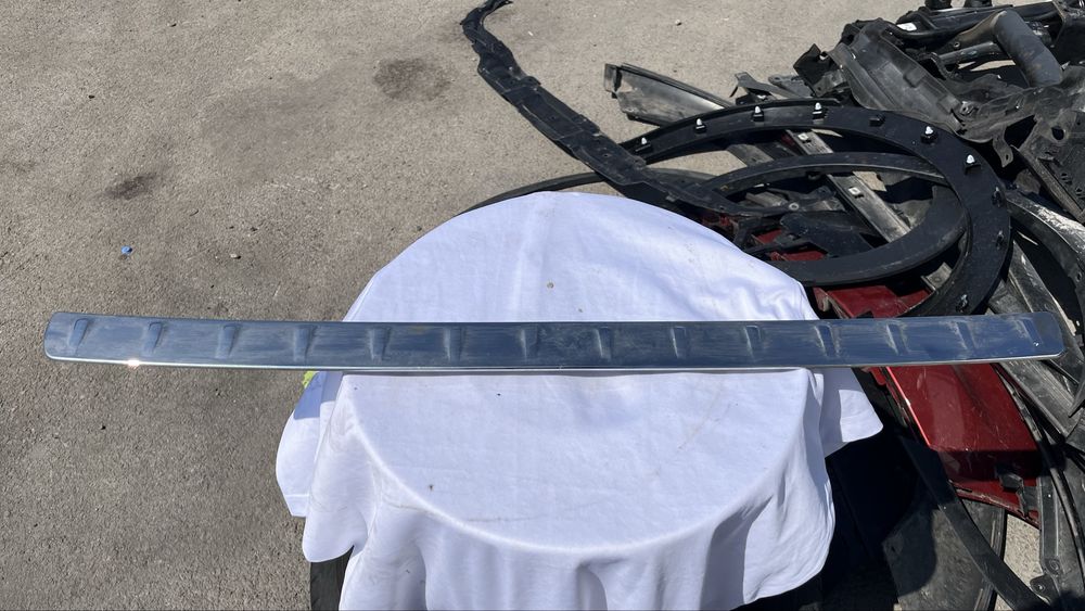 Mercedes B W246 лайстна на багажник