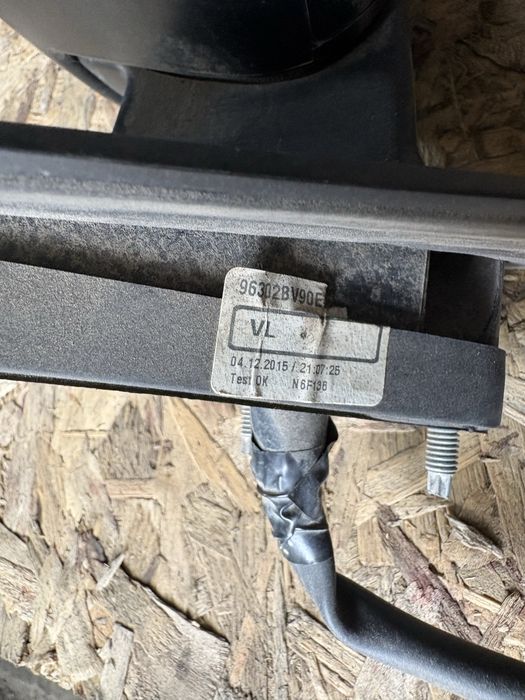 Огледало ляво за Nissan Juke 2017год.