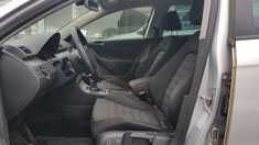 Convenabil de vânzare Volkswagen Passat 2,0 TDI, Euro 4, 140 CP, super dotat, Typ 3C, consum 6  (l/100km)