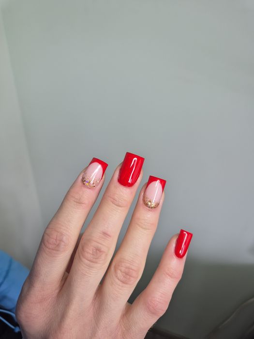 Manichiura pedichiura/Unghii cu gel