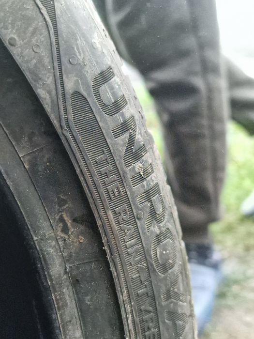 Anvelope 255/35R18 marca Uniroyal, DOT 2020, 8 mm ,vară