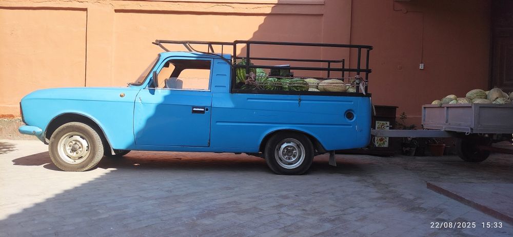 Ishlab turgan moshina xamma joyi zavod