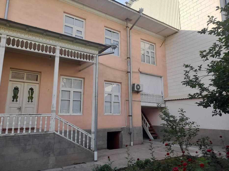 katta oila yoki mehmonxona faoliyat yuritish uchun qulay hovli