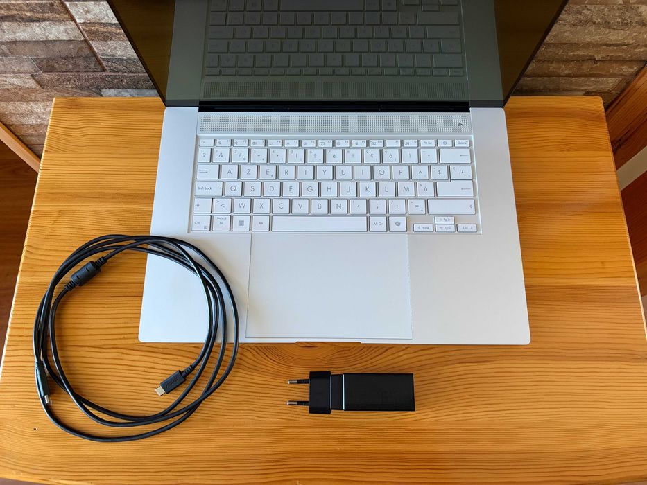 Asus ZenBook S16 OLED laptop - В ГАРАНЦИЯ