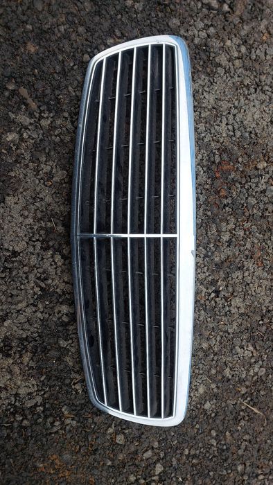 Решотка радиатора, облицовка на Mercedes