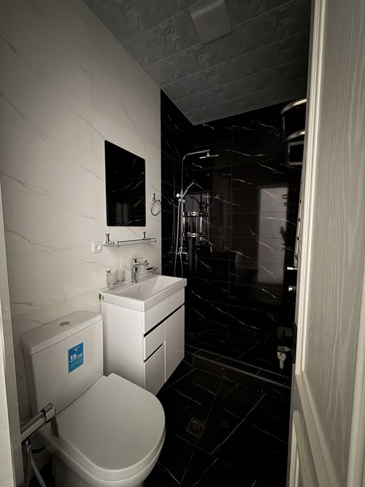 Uchastka sotiladi 2 sotix 4 xonali uy