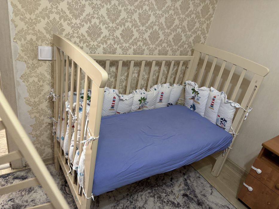 Продам детскую кроватку